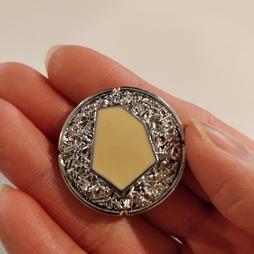 (3/$15) Vintage clip on earrings